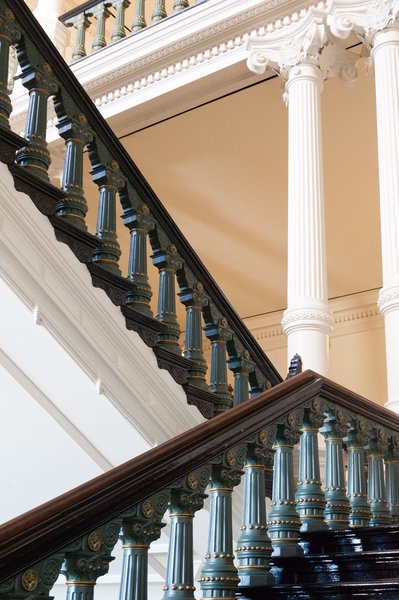 Leading lines